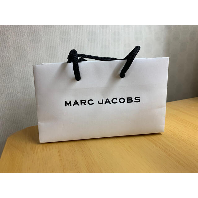 MARC JACOBS(マークジェイコブス)のマークジェイコブス　紙袋　プレゼント レディースのバッグ(ショップ袋)の商品写真