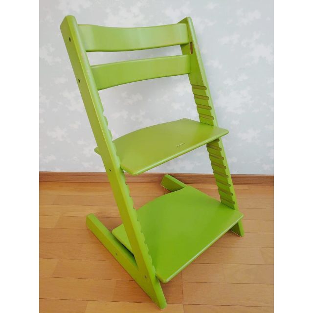 Stokke - 【送料込】美品トリップトラップ緑 黒、赤もありの通販 by ...