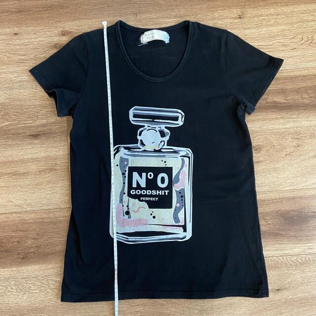 パヒュームボトル　Tシャツ　ブラック　大きいサイズ　LL レディースのトップス(Tシャツ(半袖/袖なし))の商品写真