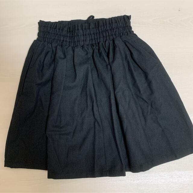 GU(ジーユー)のGUスカート黒140cm キッズ/ベビー/マタニティのキッズ服女の子用(90cm~)(スカート)の商品写真