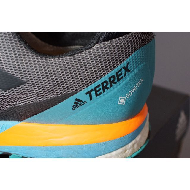 adidas(アディダス)のTERREX 27.5 ゴアテックス BOOSTトレッキングシューズ 26.5～ スポーツ/アウトドアのアウトドア(登山用品)の商品写真