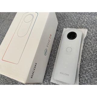 リコー(RICOH)の【美品】RICOH THETA(シータ）SC White ホワイト(コンパクトデジタルカメラ)