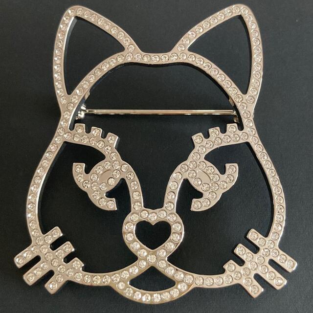 CHANEL(シャネル)の新品 CHANEL 猫 シュペット ブローチ J12 プルミエール ジャケット レディースのアクセサリー(ブローチ/コサージュ)の商品写真