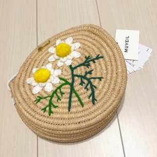 ミュベールワーク(MUVEIL WORK)の新品タグ付き　MUVEIL flower刺繍カゴバック(かごバッグ/ストローバッグ)