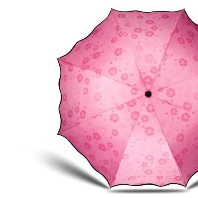 ☆浮き出る花柄☆UVカット☆晴雨兼用☆軽量☆コンパクト☆折り畳み傘 ピンク レディースのファッション小物(傘)の商品写真