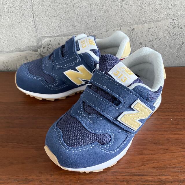 New Balance(ニューバランス)の【新品】15.5センチ ネイビー×イエロー ニューバランス スニーカー キッズ キッズ/ベビー/マタニティのキッズ靴/シューズ(15cm~)(スニーカー)の商品写真