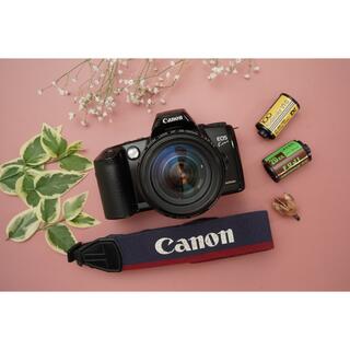 キヤノン(Canon)の【人気EOS kiss】フィルムカメラキット　ブラック  EF 28−105(フィルムカメラ)