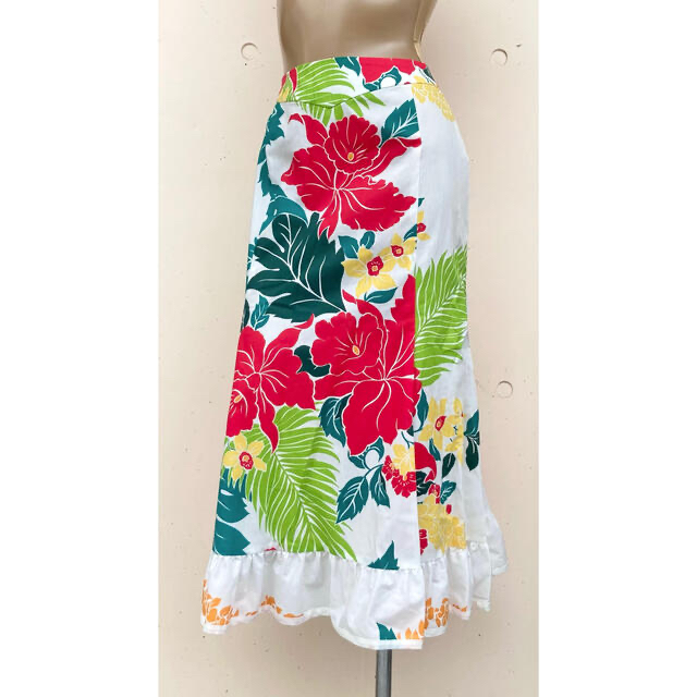 新品 import Hawaii直輸入 真っ白地に鮮やかな花柄ロングスカート L レディースのスカート(ロングスカート)の商品写真