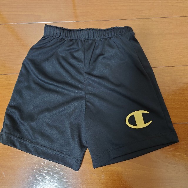 Champion(チャンピオン)のChampion　　140センチ　　ハーフパンツ キッズ/ベビー/マタニティのキッズ服男の子用(90cm~)(パンツ/スパッツ)の商品写真