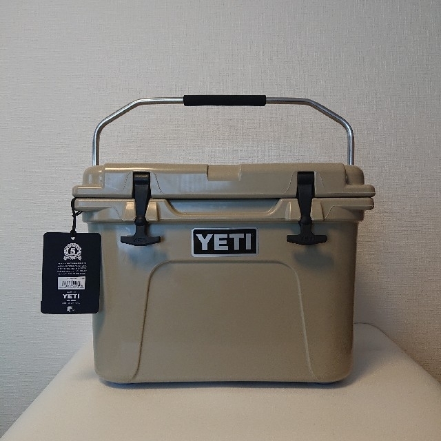 YETI Roadie 20 クーラーボックス タンカラー-