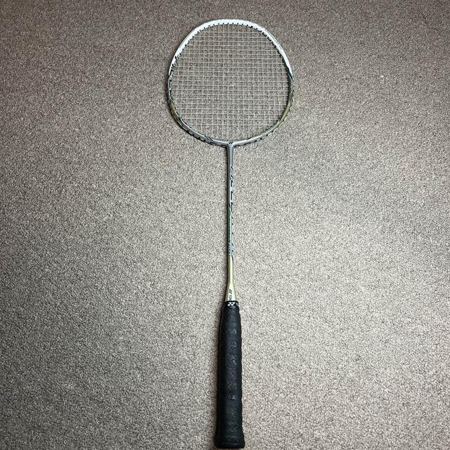 バドミントンラケット　YONEX