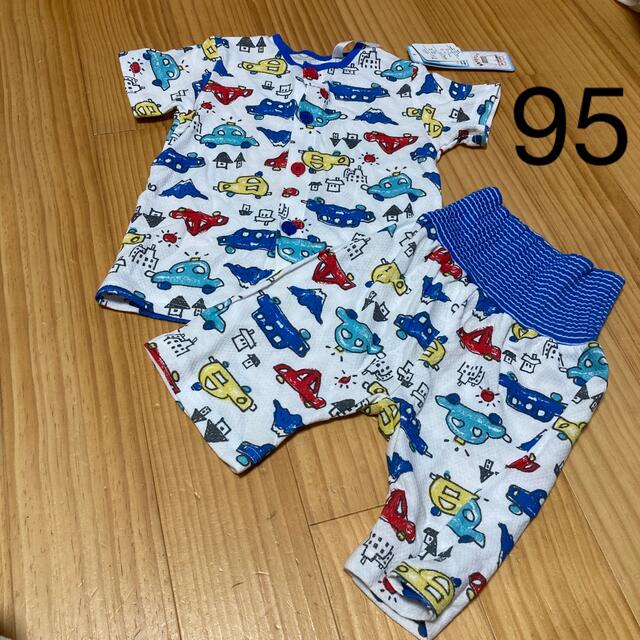 新品未使用　腹巻付き　半袖パジャマ　車 キッズ/ベビー/マタニティのキッズ服男の子用(90cm~)(パジャマ)の商品写真