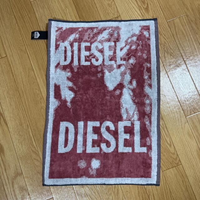 DIESEL(ディーゼル)の【非売品】2022 DIESEL ポイント交換 タオル レッド インテリア/住まい/日用品の日用品/生活雑貨/旅行(タオル/バス用品)の商品写真