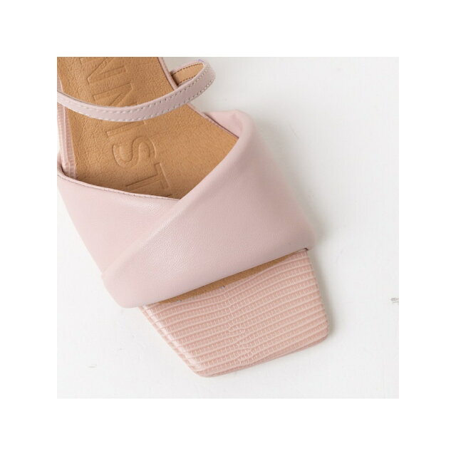 AU BANNISTER(オゥバニスター)の【ピンク】ボリュームクッションサンダル レディースの靴/シューズ(サンダル)の商品写真