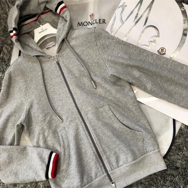 メーカー包装済】 MONCLER モンクレール 国内正規品 パーカー サイズS グレーの通販 by ☺☺☺ モンクレールならラクマ モンクレール フリルパーカー sサイズ