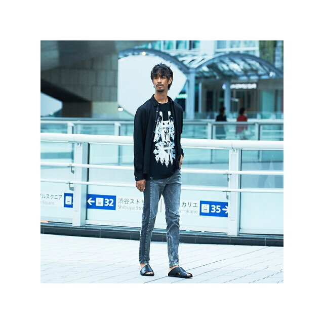 5351 POUR LES HOMMES(ゴーサンゴーイチプールオム)の【ブラック】ブラックパンサー クルーネック半袖Tシャツ その他のその他(その他)の商品写真