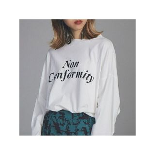 ノミネ(Nomine)の【ホワイト系その他1】【展開店舗限定】ビッグシルエットロゴロンTシャツ(カットソー(長袖/七分))