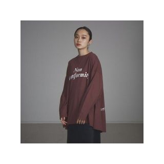 ノミネ(Nomine)の【ボルドー】【展開店舗限定】ビッグシルエットロゴロンTシャツ(カットソー(長袖/七分))