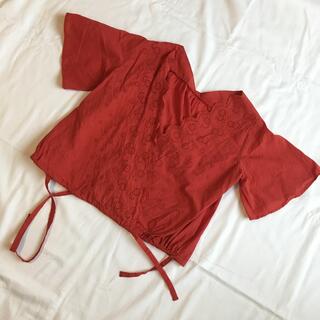 リシェグラマー(Riche glamour)のRiche glamour リシェグラマー 半袖シャツ 花柄 赤色(シャツ/ブラウス(半袖/袖なし))
