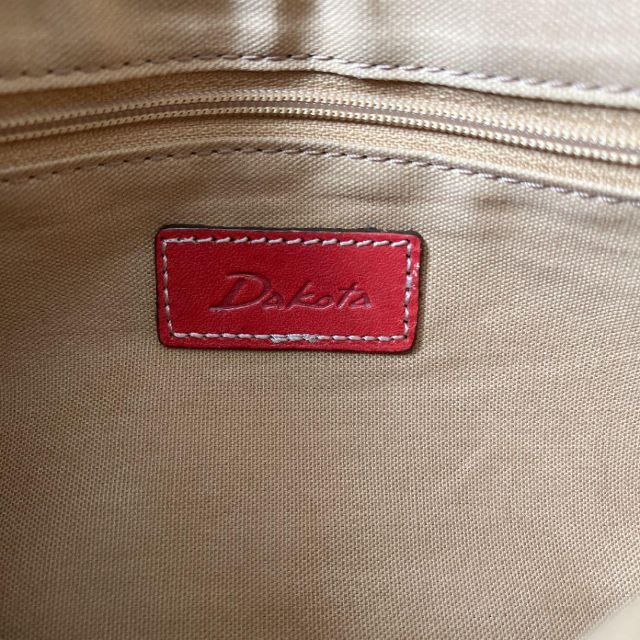 Dakota(ダコタ)の【希少・美品】ダコタ ショルダーバッグ デイジー カットワーク レザー レッド レディースのバッグ(ショルダーバッグ)の商品写真