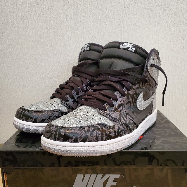 ナイキ　NIKE AJ1 リベリオネア