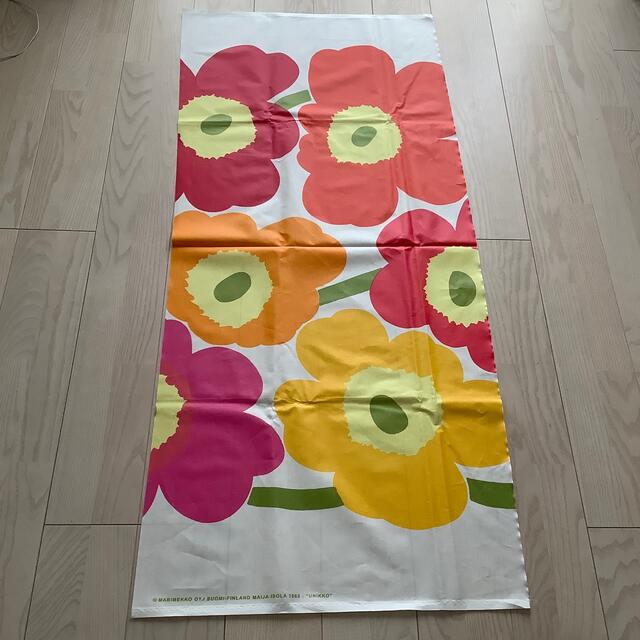 marimekko(マリメッコ)のマリメッコ　UNIKKO ビニール生地　145✖️60cm ハンドメイドの素材/材料(生地/糸)の商品写真