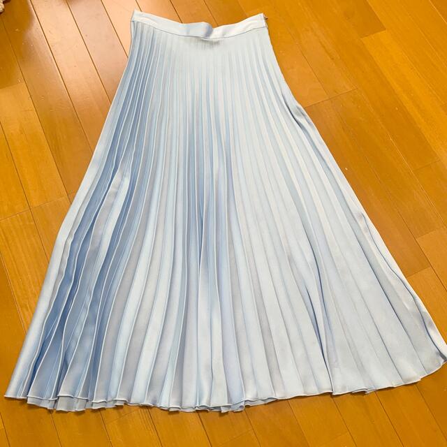 ZARA(ザラ)の【新品/未使用】ZARA プリーツロングスカート 空色 XS レディースのスカート(ロングスカート)の商品写真