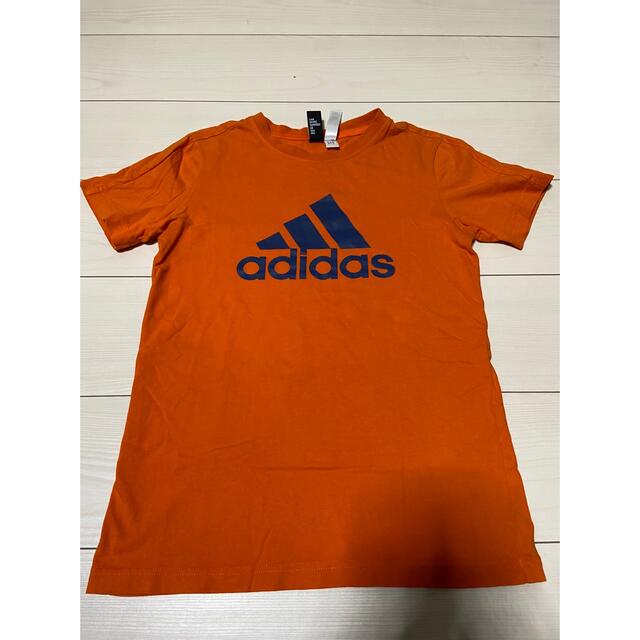 adidas(アディダス)のadidas アディダス　半袖Tシャツ 150 キッズ/ベビー/マタニティのキッズ服男の子用(90cm~)(Tシャツ/カットソー)の商品写真