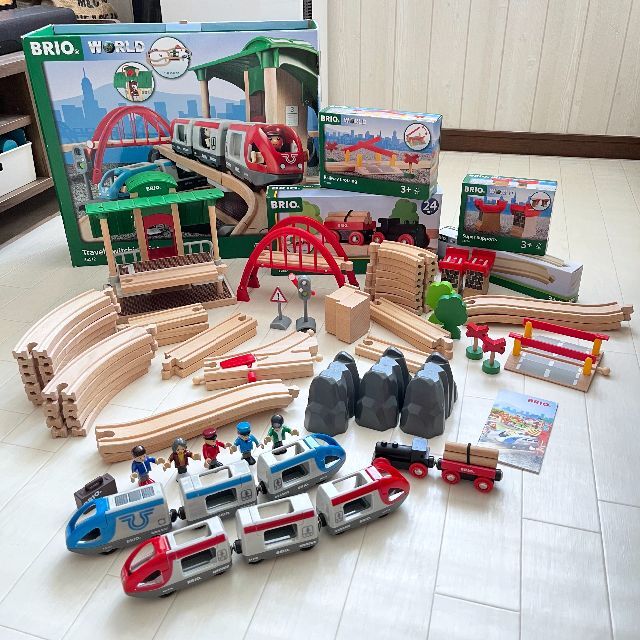 BRIO - 美品★ BRIO トラベルレールセット ＋ 小さな森の基本レールセット など