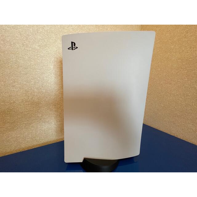 SONY(ソニー)の【中古美品】PS5 ディスクドライブ搭載モデル エンタメ/ホビーのゲームソフト/ゲーム機本体(家庭用ゲーム機本体)の商品写真