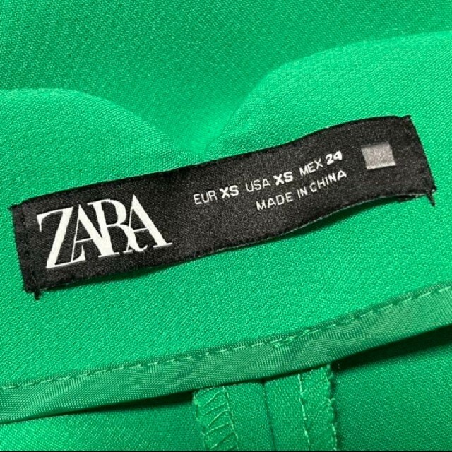 ZARA(ザラ)のZARA　ハイウエストパンツ　xs レディースのパンツ(カジュアルパンツ)の商品写真