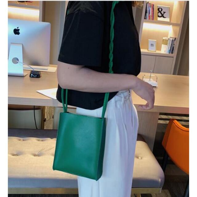 ショルダーバッグ　韓国　スクエアバッグ　スマホショルダー　グリーン レディースのバッグ(ショルダーバッグ)の商品写真