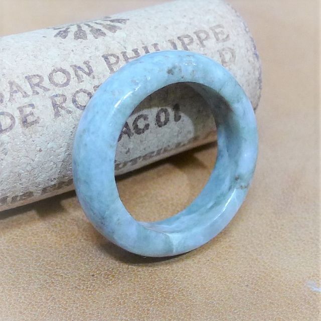 J771　ヒスイ　翡翠　リング　指輪　19号　ミャンマー　ジェイド　ジェダイト　 レディースのアクセサリー(リング(指輪))の商品写真
