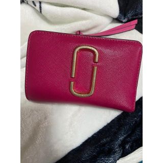 マークバイマークジェイコブス(MARC BY MARC JACOBS)のMARC BY MARCJACOBS 二つ折り財布 ショッキングピンク(財布)