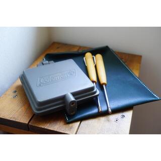 Colmanホットサンドイッチクッカー用ケース　ハンドメイド　レザークラフト(調理器具)