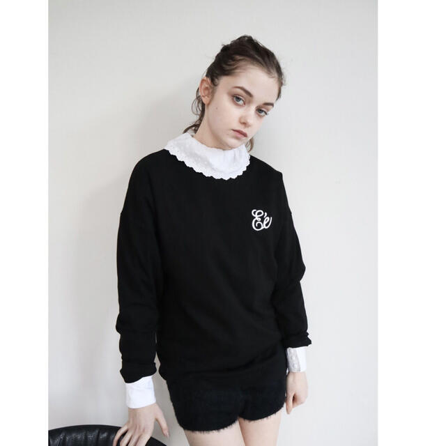 Eé embroidery big long tee black