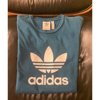 アディダス(adidas)のadidas Tシャツ　アパレル　150㎝　xsサイズ　ビッグロゴ(Tシャツ(半袖/袖なし))