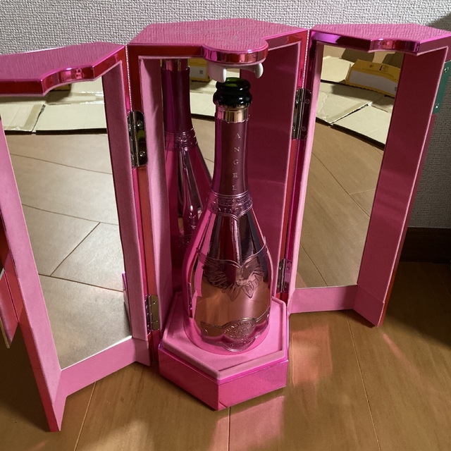 エンジェルビンテージピンク(空瓶) 食品/飲料/酒の酒(シャンパン/スパークリングワイン)の商品写真
