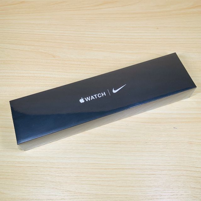 Apple Watch(アップルウォッチ)のP.36 Apple Watch Nike series6 44ｍｍ 新品未開封 メンズの時計(腕時計(デジタル))の商品写真