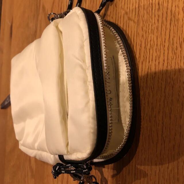 自由区(ジユウク)のUNFILO 自由区　白　サコッシュポシェットミニ レディースのバッグ(ショルダーバッグ)の商品写真