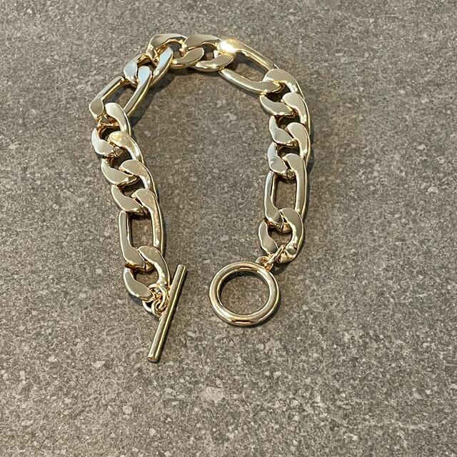 asos(エイソス)のasos ブレスレット　ゴールド　アクセサリー　インポート  tシャツ デニム レディースのアクセサリー(ブレスレット/バングル)の商品写真