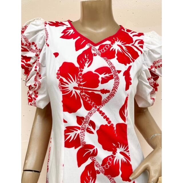 新品 import Hawaii購入の白地メイン×赤花柄ロングワンピース M〜L レディースのワンピース(ロングワンピース/マキシワンピース)の商品写真