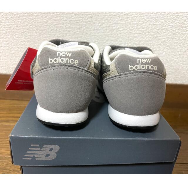 New Balance(ニューバランス)の【新品未使用】ニューバランス 996 グレー キッズ/ベビー/マタニティのキッズ靴/シューズ(15cm~)(スニーカー)の商品写真