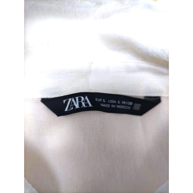 ZARA(ザラ)のZARA(ザラ) ラインストーンボタン サテンシャツ レディース トップス レディースのトップス(シャツ/ブラウス(半袖/袖なし))の商品写真