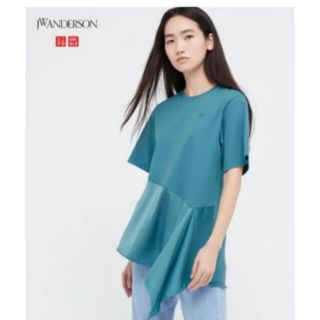 ユニクロ(UNIQLO)のユニクロ and JWA フレアヘムT ブルー　サイズM 美品(Tシャツ(半袖/袖なし))