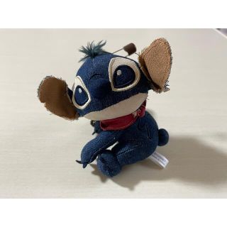 スティッチ(STITCH)のディズニーストア スティッチ デニムぬいぐるみバッヂ 新品未使用(ぬいぐるみ)