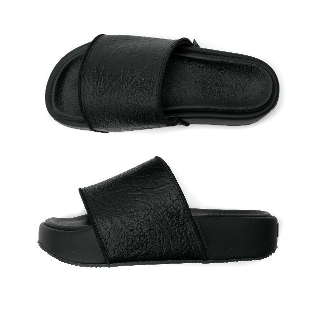 Y-3(ワイスリー)の新品 Y-3 SLIDES 26.5cm メンズの靴/シューズ(サンダル)の商品写真