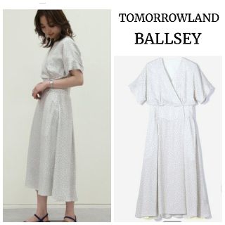 トゥモローランド(TOMORROWLAND)のBALLSEY ランダムドットカシュクールワンピース(ロングワンピース/マキシワンピース)