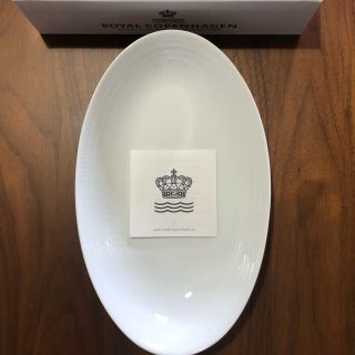 ロイヤルコペンハーゲン(ROYAL COPENHAGEN)のロイヤルコペンハーゲン　ホワイトパルメッテ　オーバルディッシュ　27センチ　新品(食器)