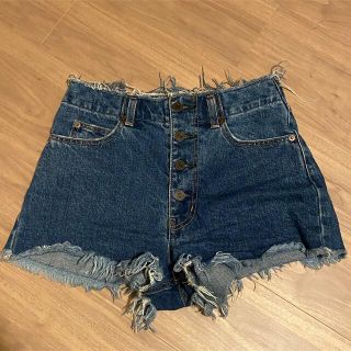 マウジー(moussy)のmoussy ショートパンツ　デニム　ハイウエスト　フリンジ(ショートパンツ)